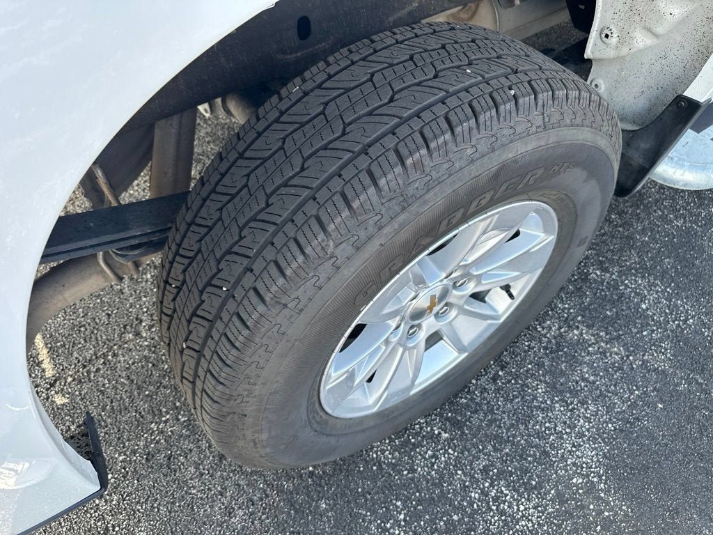 Used 2025 Chevrolet Silverado 1500 W/T RWD image 8