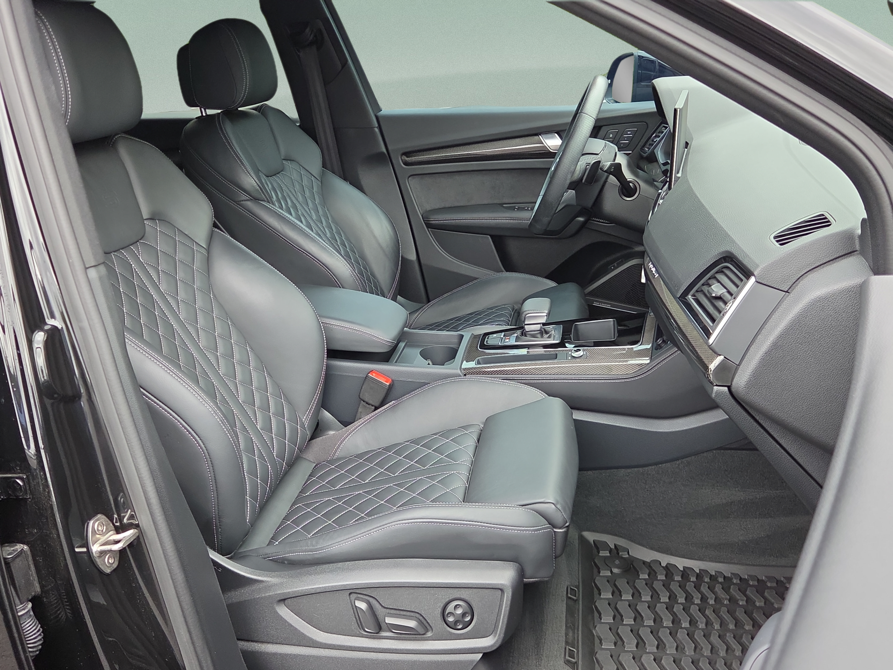 Used 2025 Audi SQ5 Prestige AWD/4WD image 15