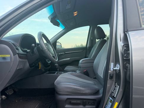 Used 2011 Hyundai Santa Fe SE FWD image 7