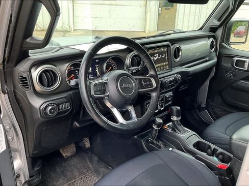 Used 2021 Jeep Wrangler Unlimited Sahara w/ Uconnect 4C Nav & Sound Group AWD/4WD image 7
