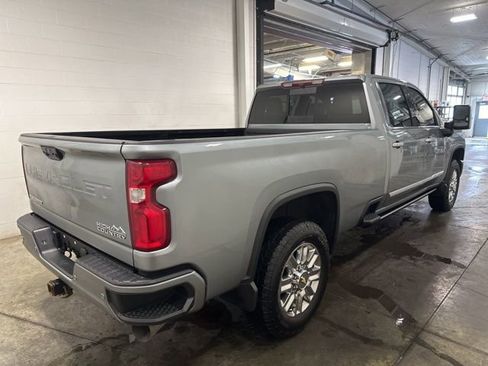 Used 2024 Chevrolet Silverado 2500 High Country image 4