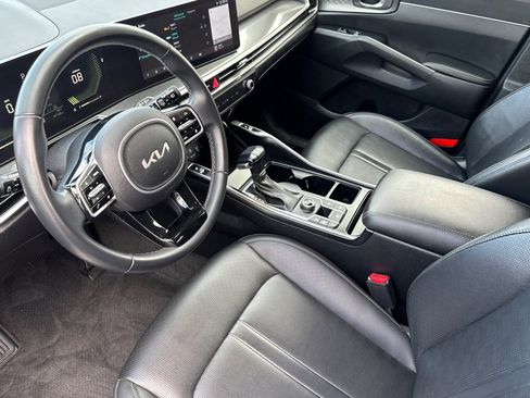 Used 2024 Kia Sorento S image 4