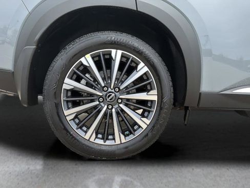 New 2026 Nissan Pathfinder Platinum AWD/4WD image 13