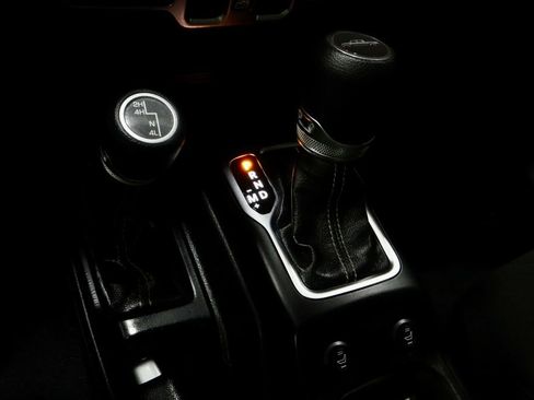 Used 2021 Jeep Gladiator Overland AWD/4WD image 31
