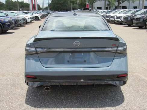 New 2026 Nissan Sentra SR w/ Floor Mat Package FWD image 4