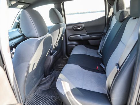 Certified 2023 Toyota Tacoma TRD Off-Road image 19