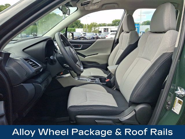 Used 2024 Subaru Forester AWD/4WD image 2