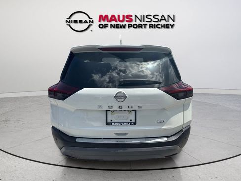 Certified 2023 Nissan Rogue SV FWD image 10