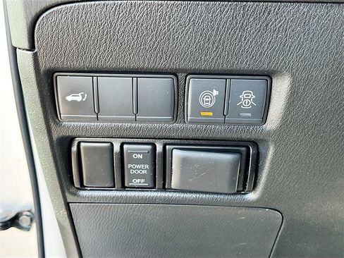 Used 2020 Nissan Armada SL w/ Premium Package image 8