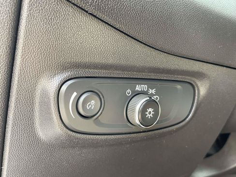 Used 2024 Chevrolet Equinox LT FWD image 16