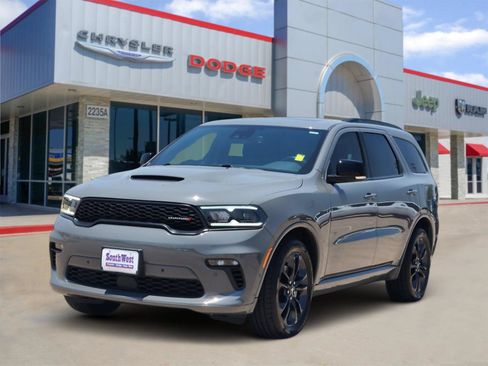 Used 2023 Dodge Durango R/T RWD image 2