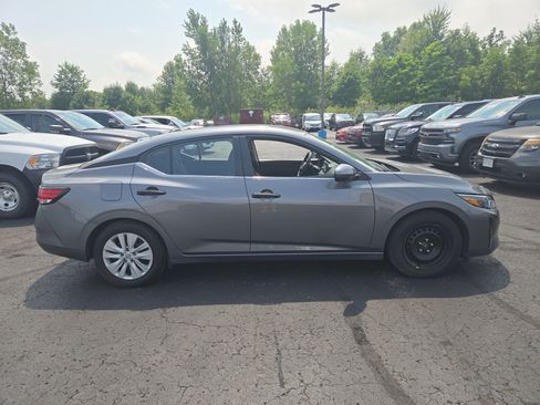 Used 2024 Nissan Sentra S FWD image 4