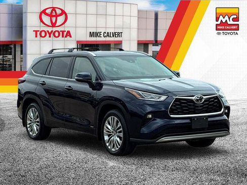 Certified 2026 Toyota Highlander Platinum AWD/4WD image 7
