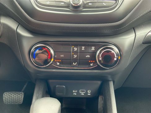 Used 2021 Chevrolet TrailBlazer LT AWD/4WD image 33