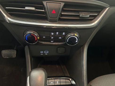 Used 2024 Buick Encore GX Preferred image 24