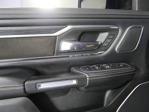 Used 2023 RAM 1500 Laramie AWD/4WD image 11