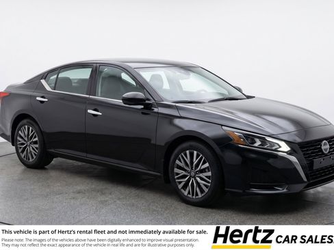 Used 2025 Nissan Altima 2.5 SV FWD image 1