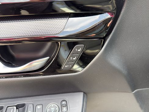 Used 2024 Honda CR-V EX-L image 11