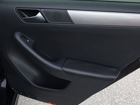 Used 2015 Volkswagen Jetta SE image 11