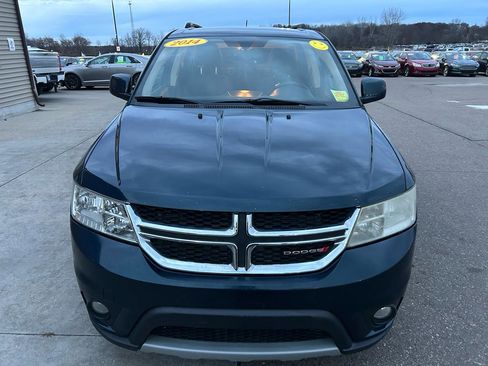 Used 2014 Dodge Journey SXT w/ Flexible Seating Group image 2