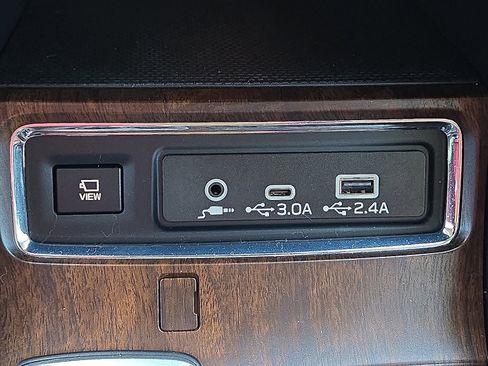 Used 2025 Subaru Ascent Touring image 18