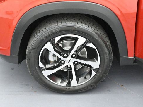 Used 2024 Chevrolet Trax RS w/ Driver Confidence Package FWD image 30