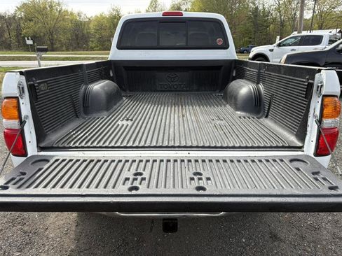 Used 2004 Toyota Tacoma 4x4 Xtracab image 12