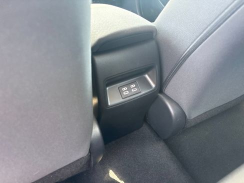 Used 2024 Toyota Corolla LE FWD image 25