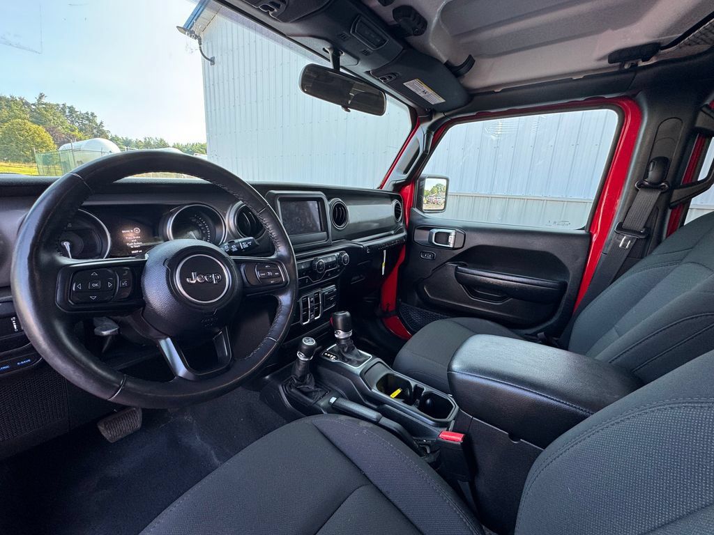 Used 2023 Jeep Wrangler Unlimited w/ Cold Weather Group AWD/4WD image 28
