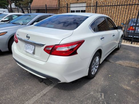 Used 2017 Nissan Altima 2.5 S w/ Power Driver Seat Package FWD image 4