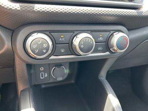 New 2025 Nissan Kicks Play S image 27