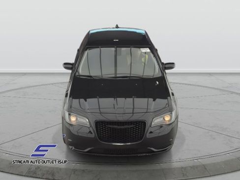 Used 2021 Chrysler 300 Touring w/ Sport Appearance Package image 2