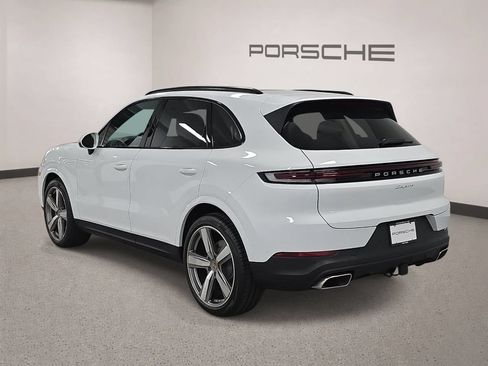 Certified 2026 Porsche Cayenne AWD/4WD image 3