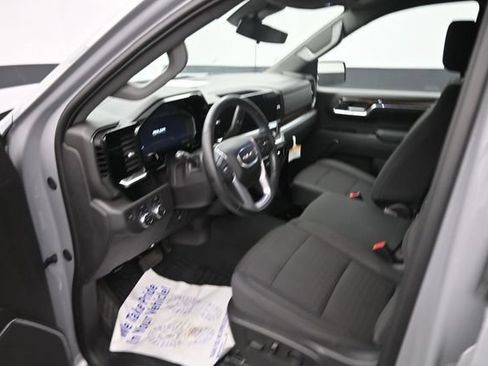 Used 2024 GMC Sierra 1500 Elevation AWD/4WD image 9