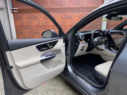 Certified 2023 Mercedes-Benz GLC 300 4MATIC image 9