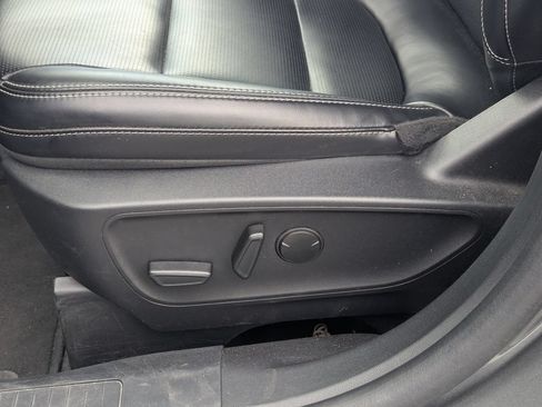 Used 2025 Ford Escape Platinum AWD/4WD image 16