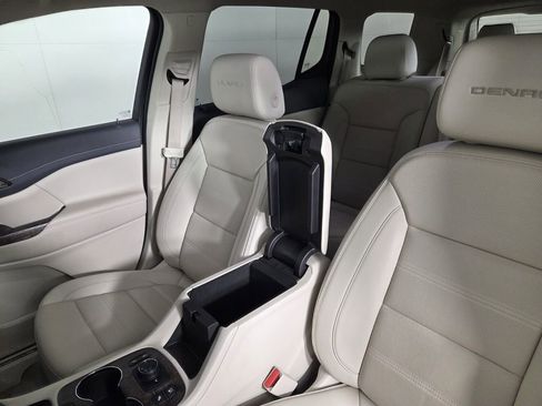 Used 2022 GMC Acadia Denali w/ Denali Ultimate Package image 23