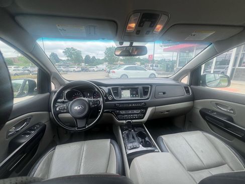 Used 2016 Kia Sedona SX FWD image 10