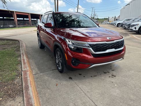Used 2021 Kia Seltos S FWD image 3