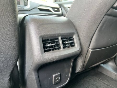 Used 2023 GMC Terrain SLE FWD image 22