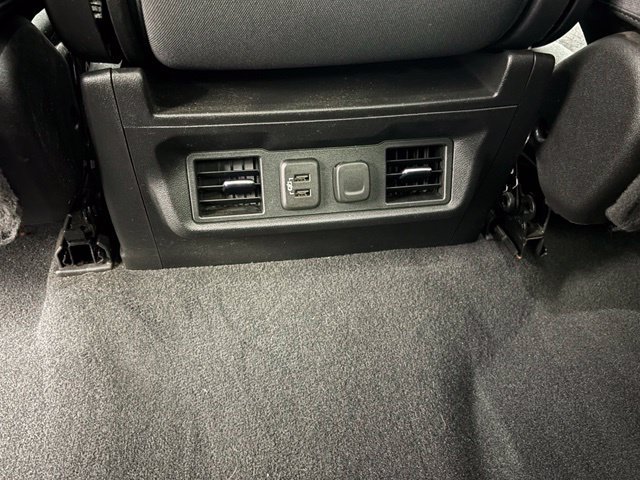 Used 2022 Chevrolet Silverado 1500 LT AWD/4WD image 13