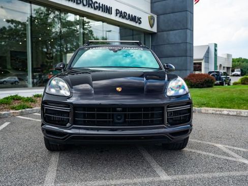 Used 2022 Porsche Cayenne Turbo AWD/4WD image 4