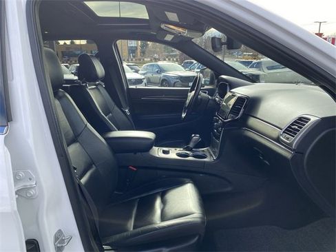 Used 2022 Jeep Grand Cherokee Limited image 29