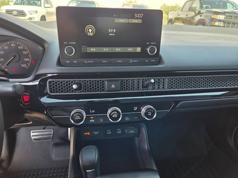 Used 2025 Honda Civic Sport image 16