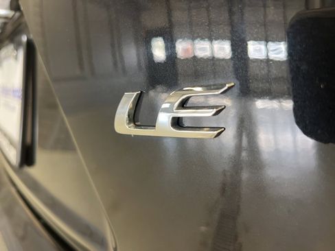 Used 2022 Toyota Corolla LE image 30