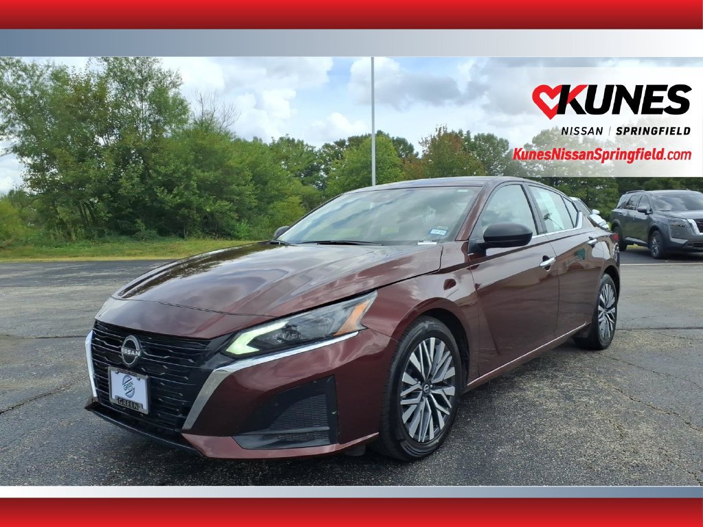 Used 2025 Nissan Altima 2.5 SV FWD image 1