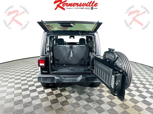 Used 2024 Jeep Wrangler Sport S image 29