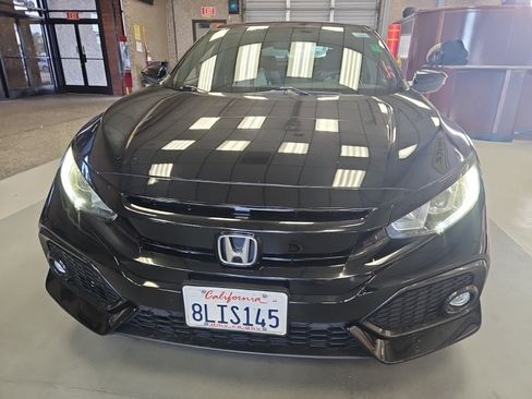 Used 2018 Honda Civic EX image 2