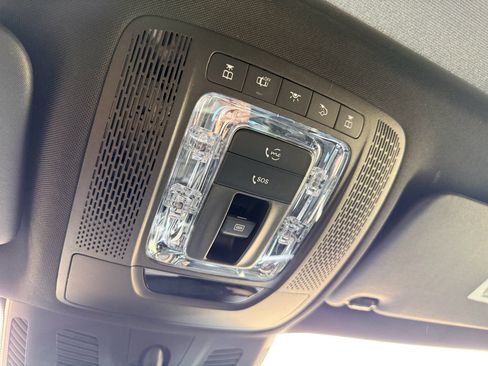 Used 2021 Mercedes-Benz GLB 250 image 24