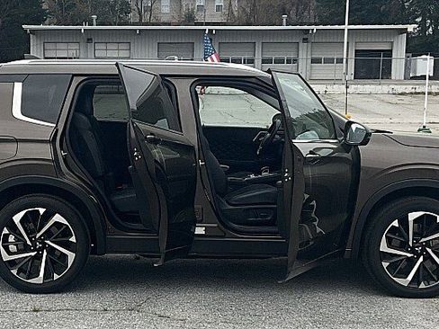 Used 2024 Mitsubishi Outlander SEL image 5